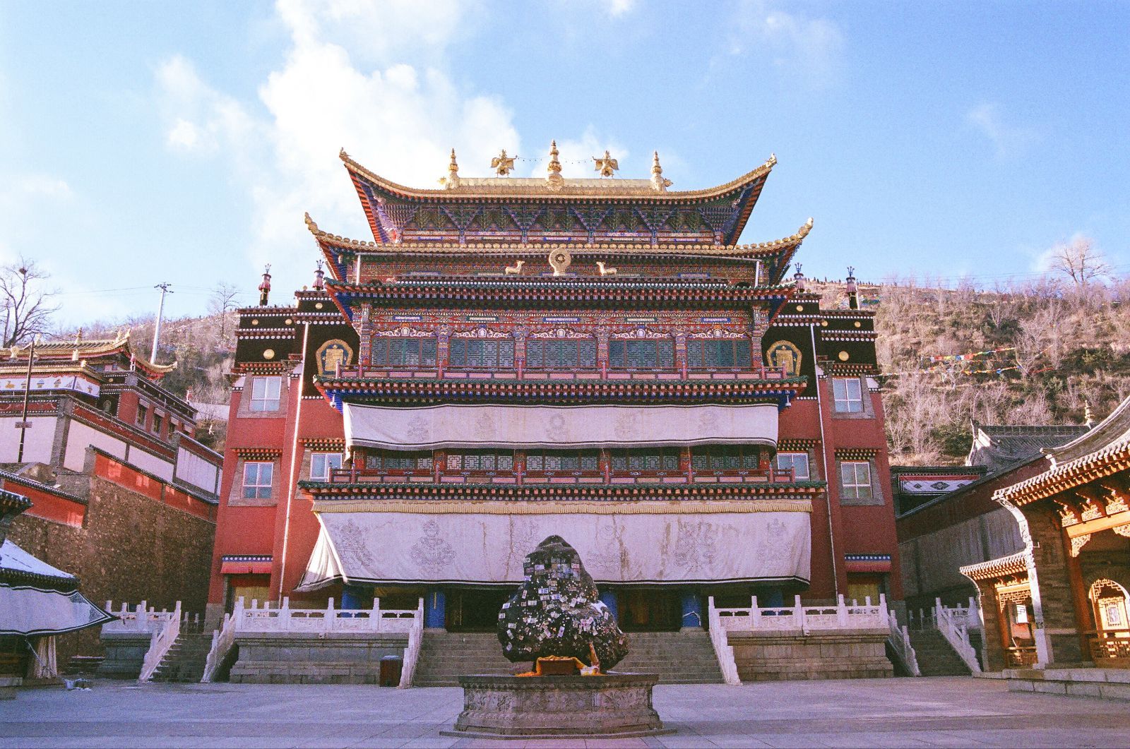  义云高 弘扬正法