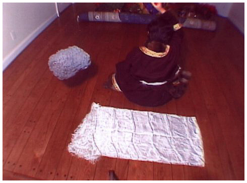 西藏女大活佛修法施展证量 430磅玛尼王石腾空飞 义云高 弘扬正法