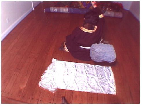 西藏女大活佛修法施展证量 430磅玛尼王石腾空飞 义云高 弘扬正法