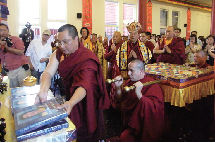 《揭开真相》(二十) 一书入寺木棉惊 神奇难测功绝顶 义云高 弘扬正法