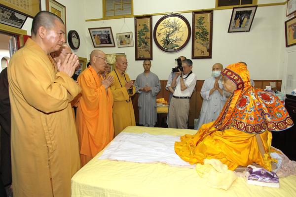  义云高 弘扬正法